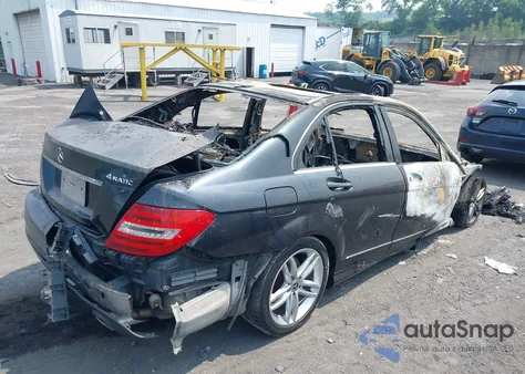 2012 Mercedes-Benz C 300 Luxury 4Matic/Sport 4Matic из США, поврежденный, VIN WDDGF8BB7CA636221